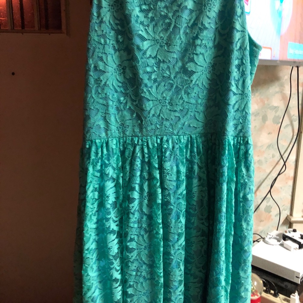 Dress - Picture 3 of 3